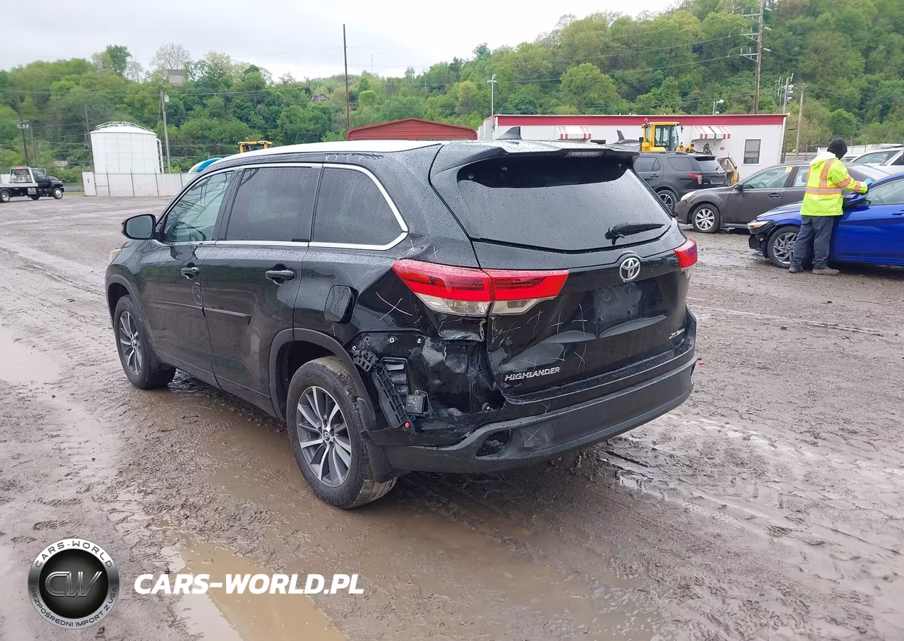 2017 Toyota Highlander Xle VIN:5TDJZRFH0HS407692 - 3
