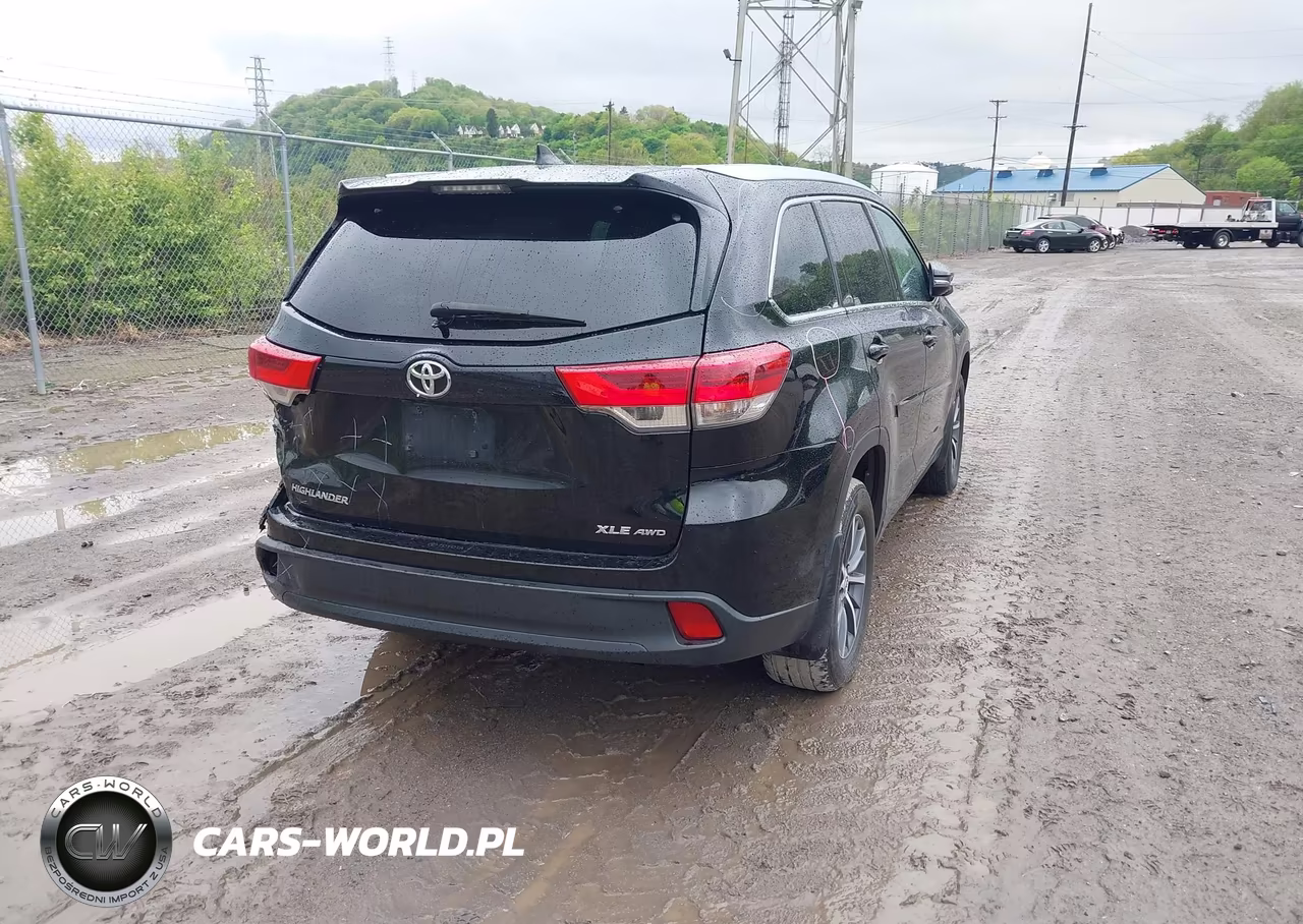 2017 Toyota Highlander Xle VIN:5TDJZRFH0HS407692 - 4