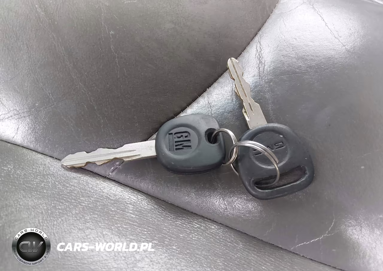 2005 GMC Yukon Denali VIN:1GKEK63U95J195443 - 11