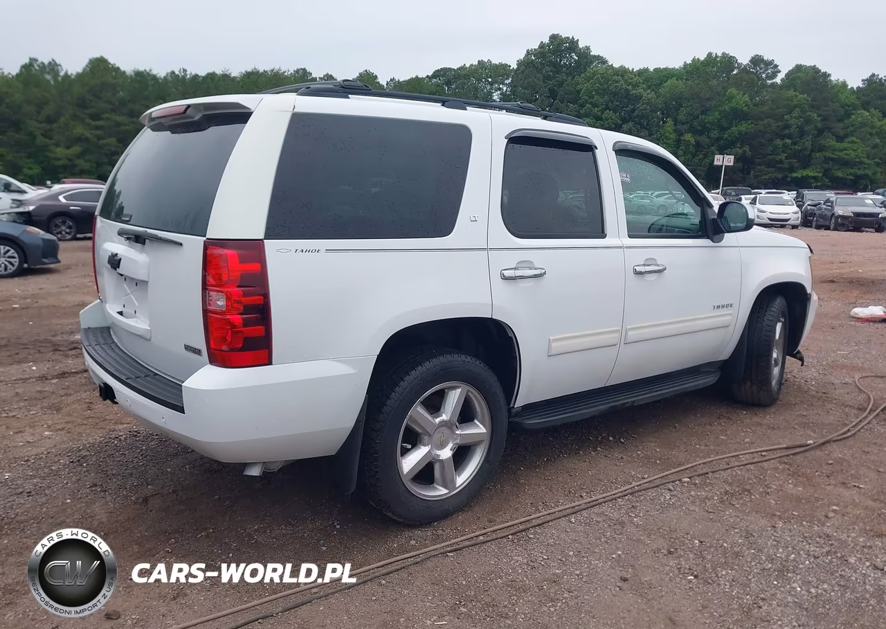 2011 Chevrolet Tahoe Lt VIN:1GNSCBE09BR240688 - 4