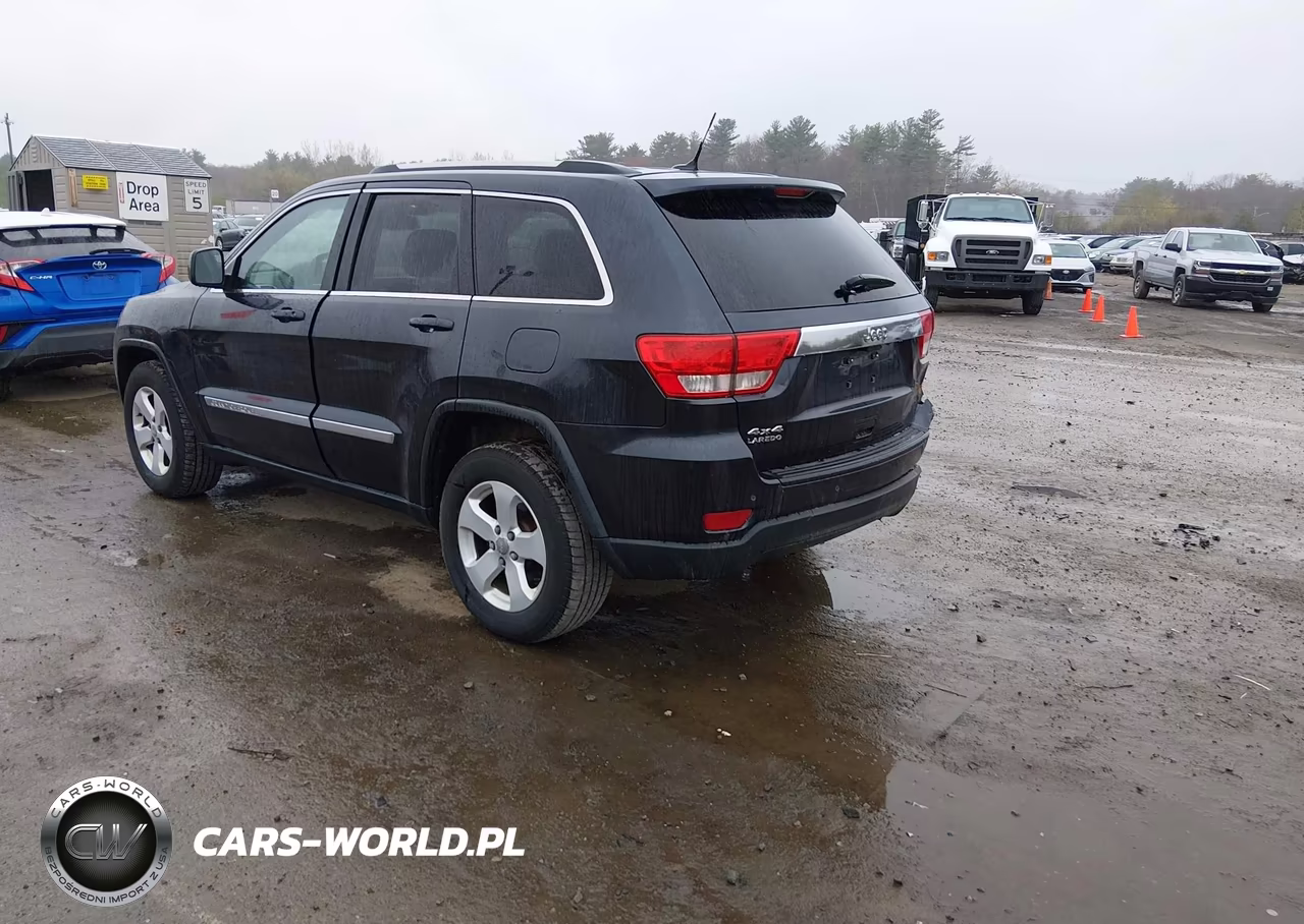 2013 Jeep Grand Cherokee Laredo VIN:1C4RJFAG3DC655129 - 3