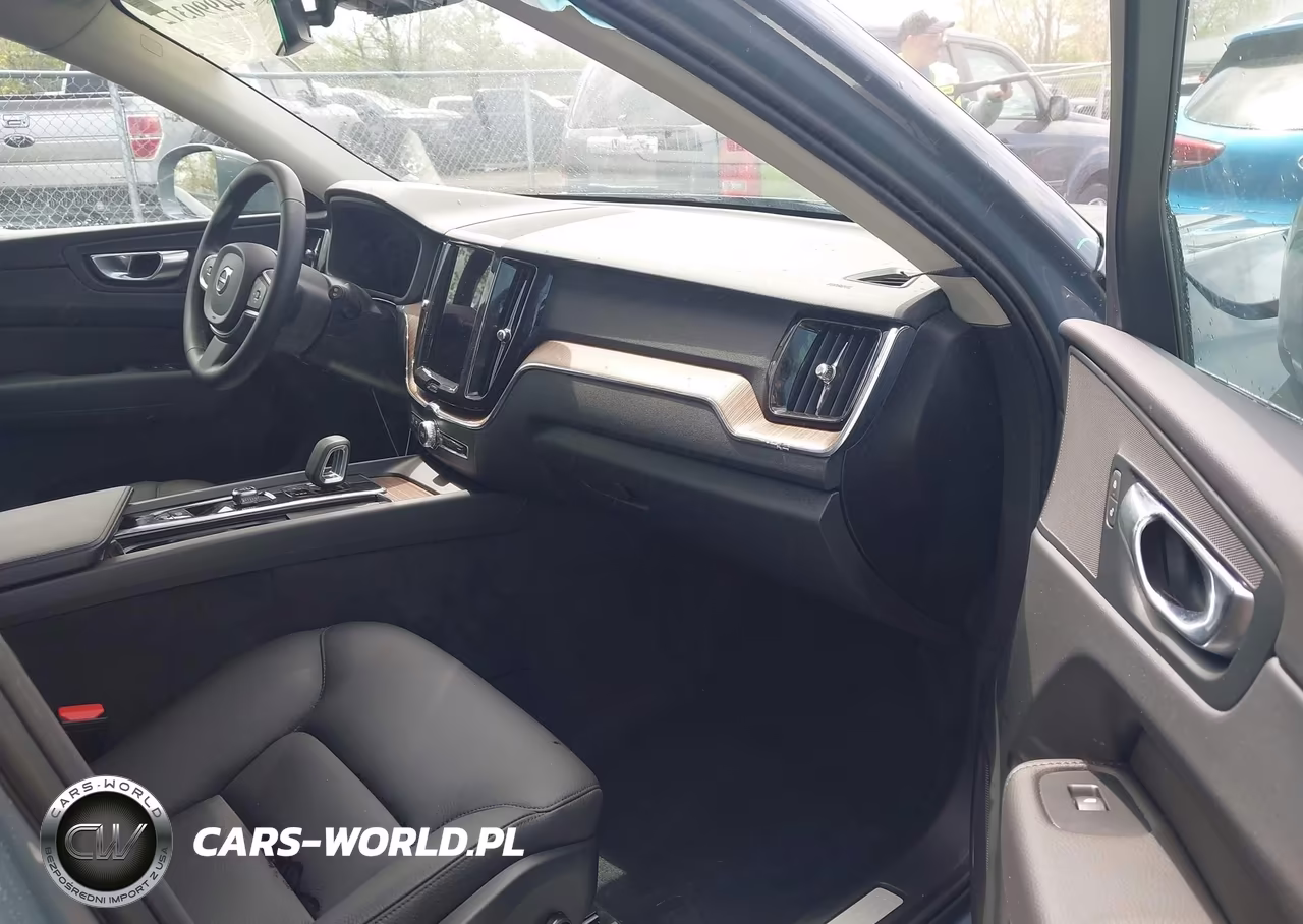 2022 Volvo Xc60 B5 Momentum VIN:YV4L12RK2N1083746 - 5