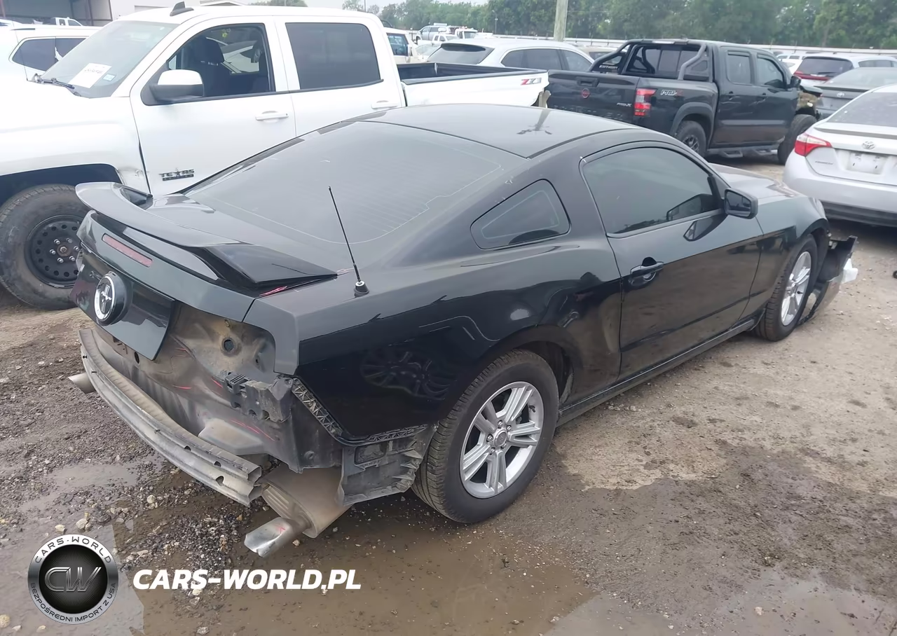 2014 Ford Mustang V6 VIN:1ZVBP8AM4E5326511 - 4