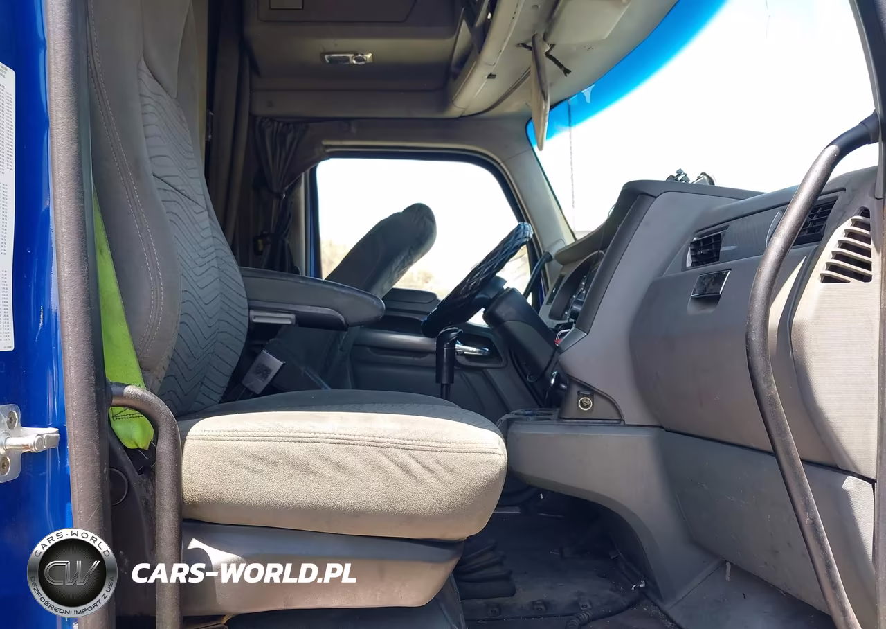 2016 Kenworth Construction T680 VIN:1XKYD49X5GJ479698 - 7