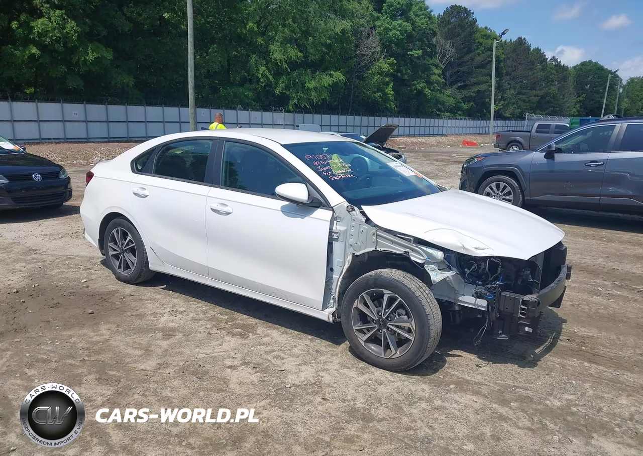 2024 Kia Forte Lxs – zdjęcie 1 z 18
