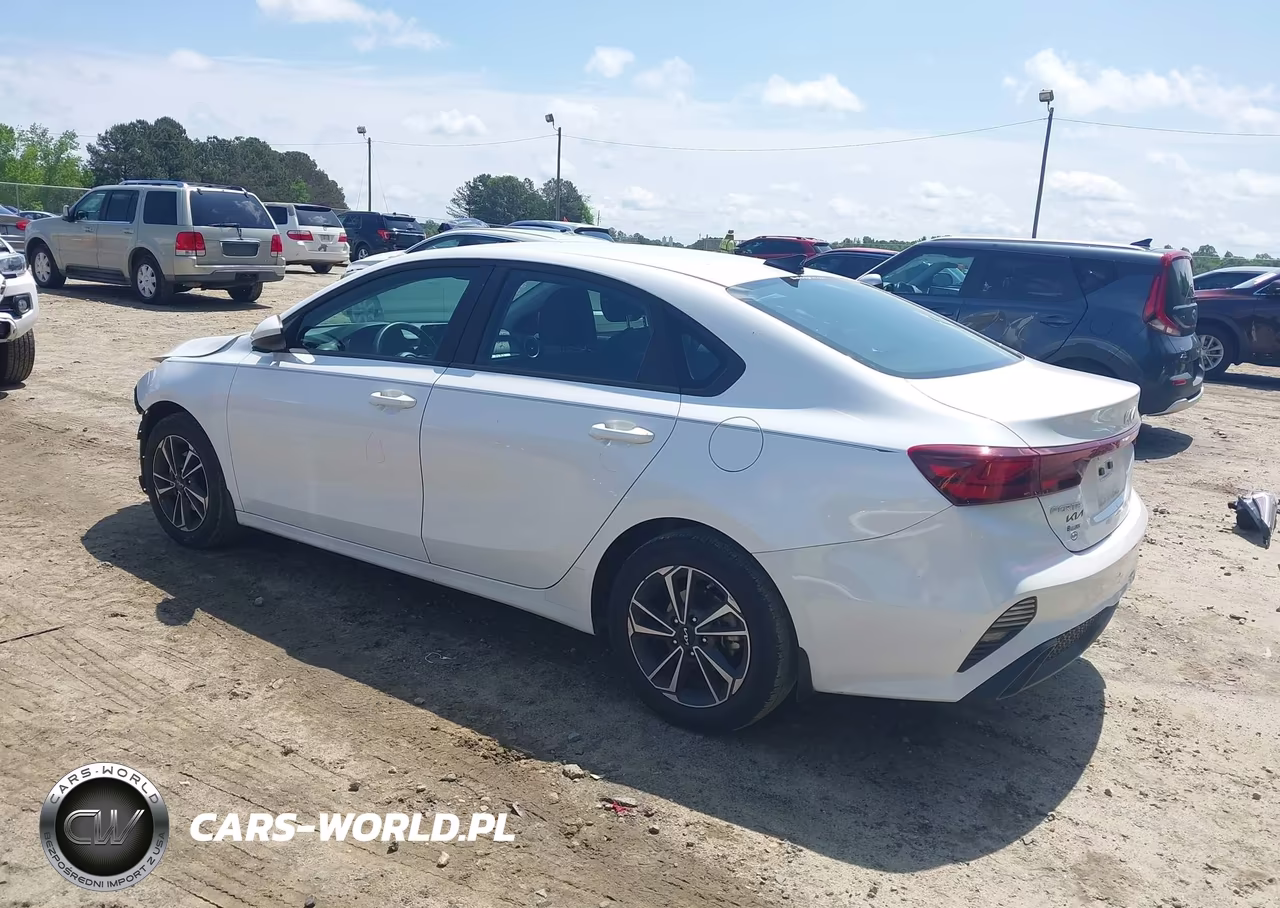 2024 Kia Forte Lxs VIN:3KPF24AD7RE724530 - 3