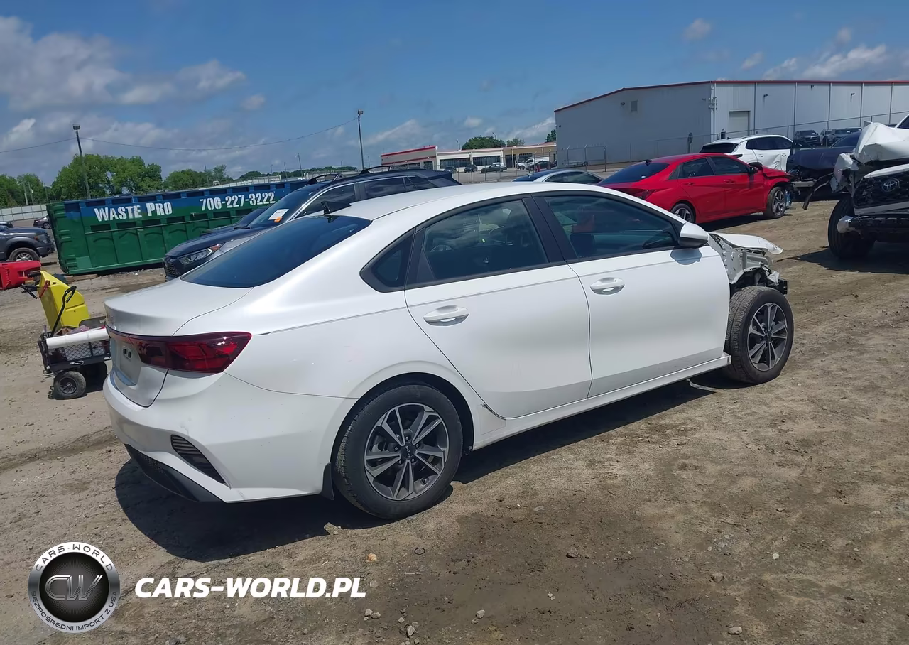 2024 Kia Forte Lxs VIN:3KPF24AD7RE724530 - 4