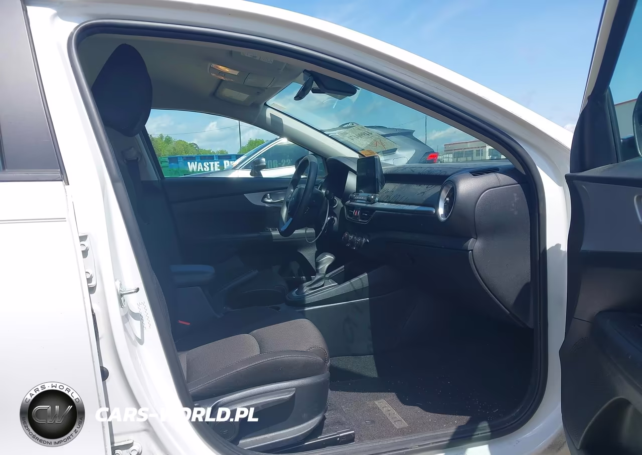 2024 Kia Forte Lxs VIN:3KPF24AD7RE724530 - 5