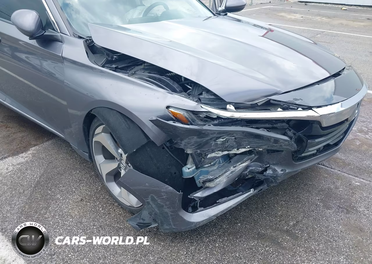 2018 Honda Accord Touring 2.0T VIN:1HGCV2F98JA031882 - 6