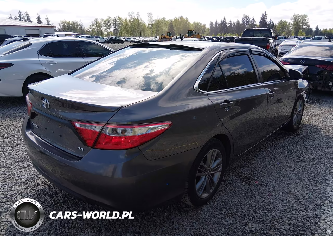2017 Toyota Camry Se VIN:4T1BF1FK5HU413182 - 4