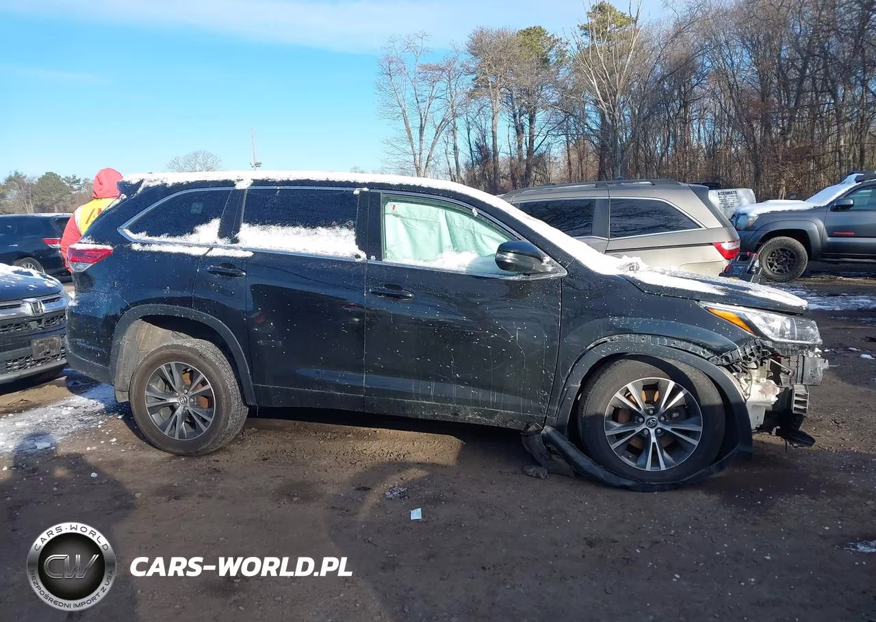 2017 Toyota Highlander Le VIN:5TDBZRFH7HS409170 - 12
