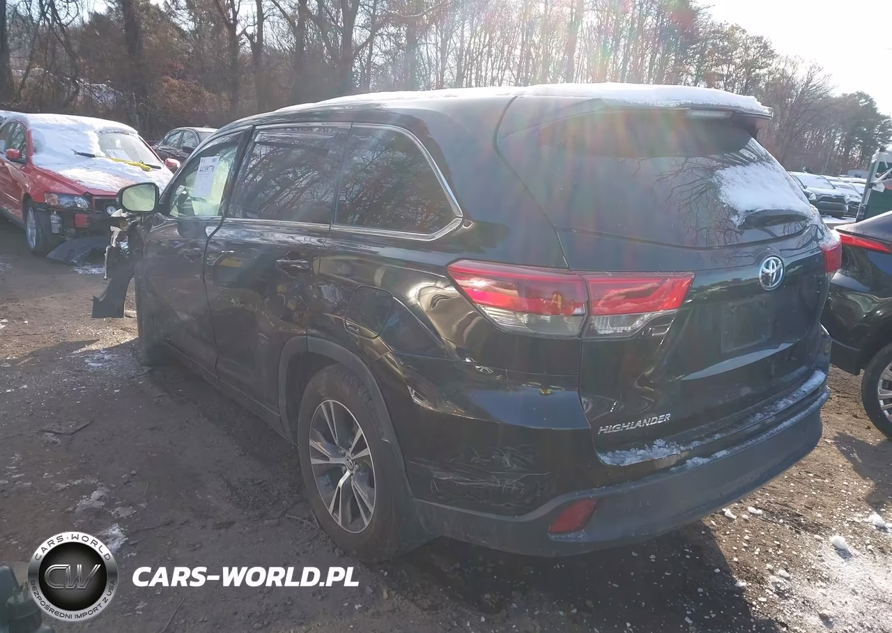 2017 Toyota Highlander Le VIN:5TDBZRFH7HS409170 - 3