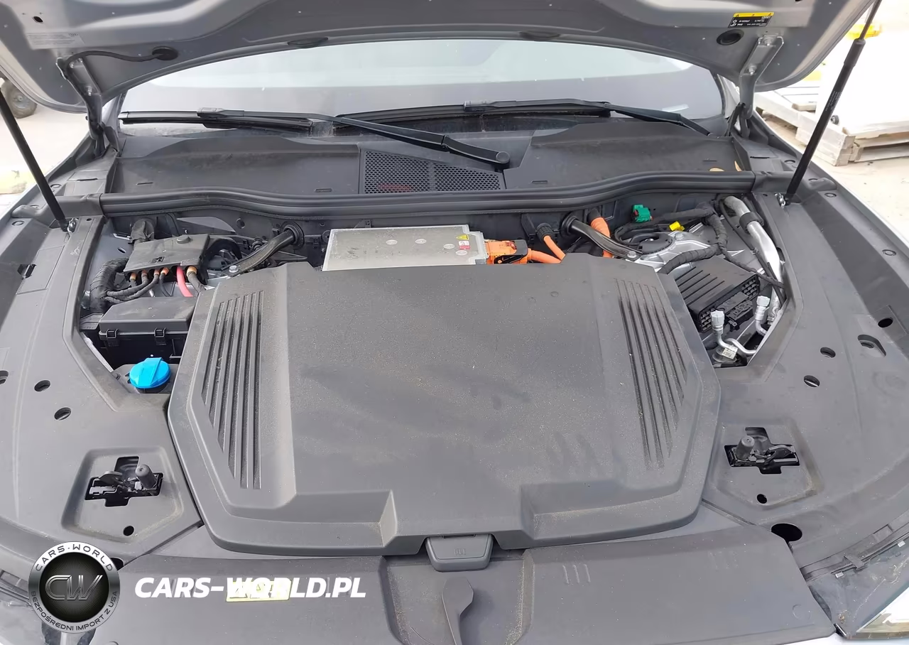 2021 Audi E-Tron Premium Quattro VIN:WA1AAAGE0MB025624 - 10