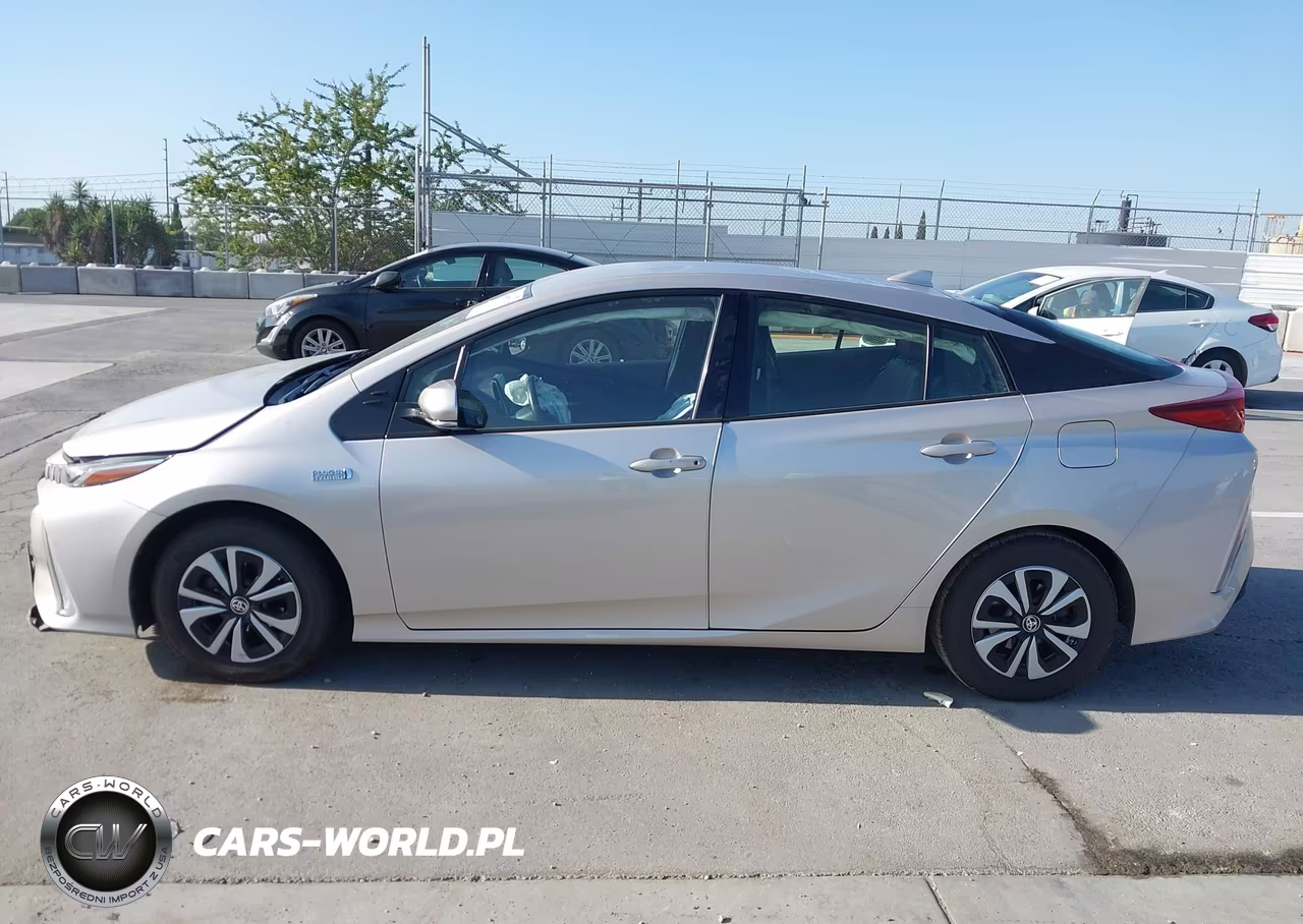 2018 Toyota Prius Prime Premium VIN:JTDKARFP9J3100242 - 15