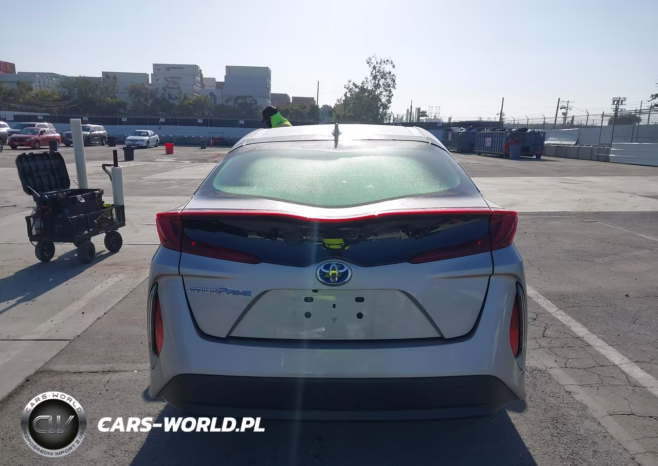 2018 Toyota Prius Prime Premium VIN:JTDKARFP9J3100242 - 17