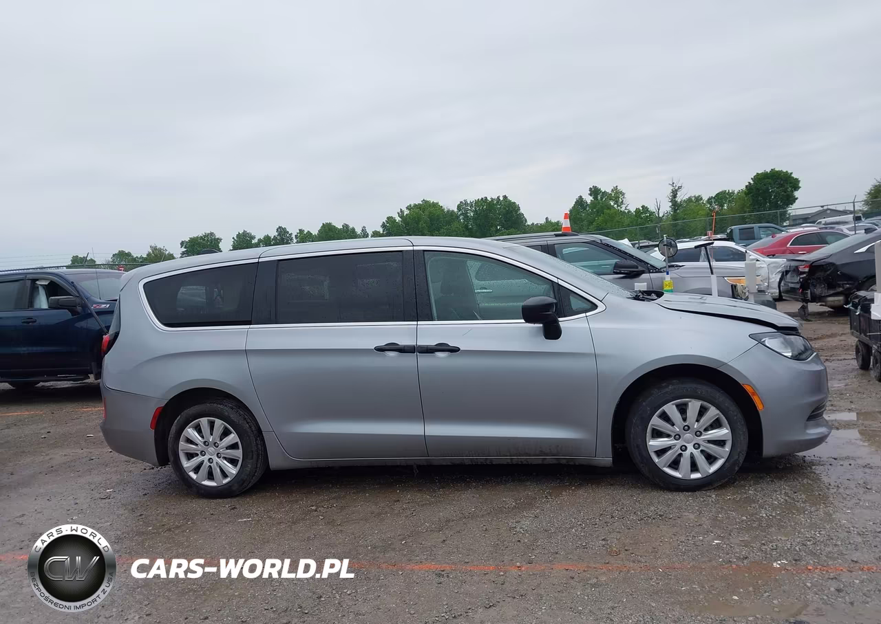 2020 Chrysler Voyager L VIN:2C4RC1AG0LR274678 - 13