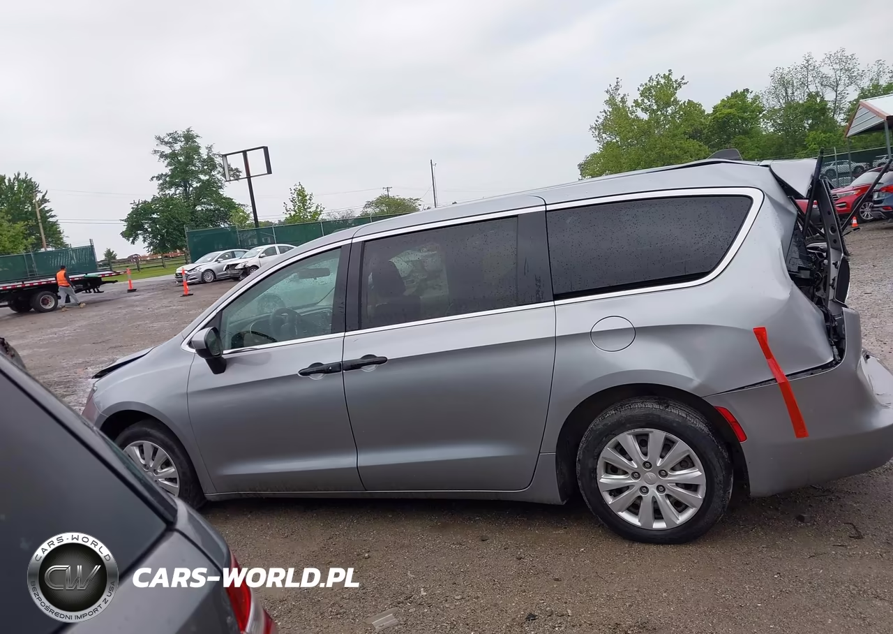 2020 Chrysler Voyager L VIN:2C4RC1AG0LR274678 - 14