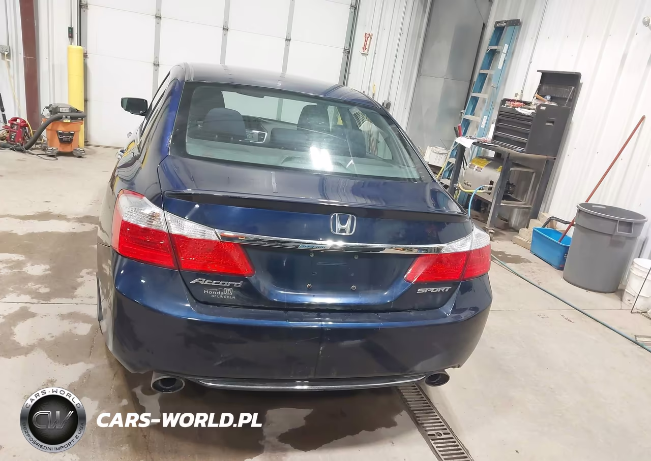 2015 Honda Accord Sport VIN:1HGCR2F53FA217919 - 17