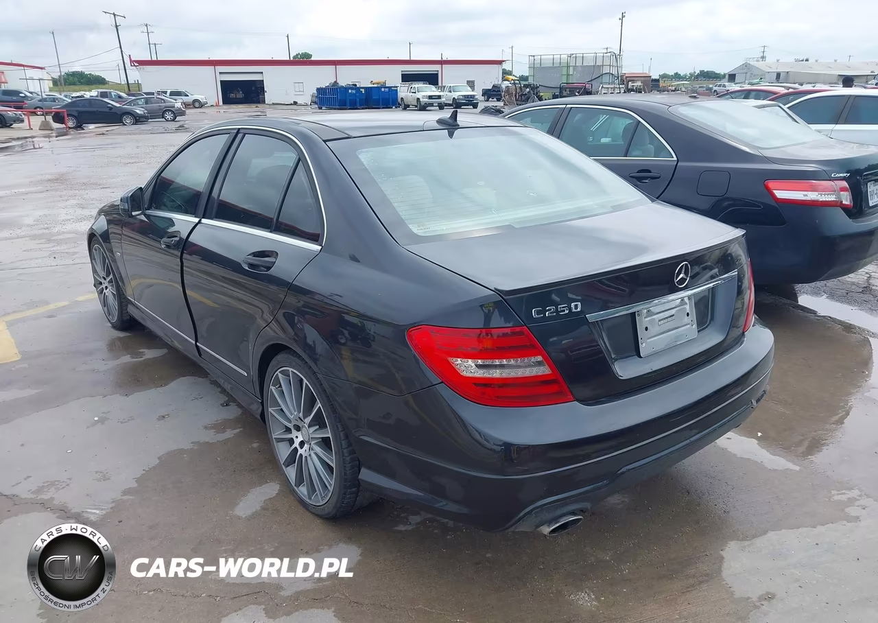2012 Mercedes-Benz C 250 Sport VIN:WDDGF4HB7CA612999 - 3
