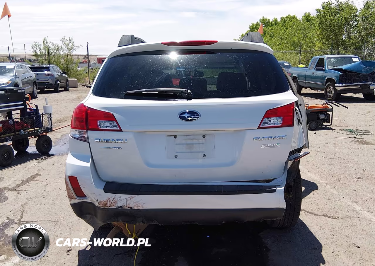 2013 Subaru Outback 2.5I Premium VIN:4S4BRBCCXD3293793 - 17