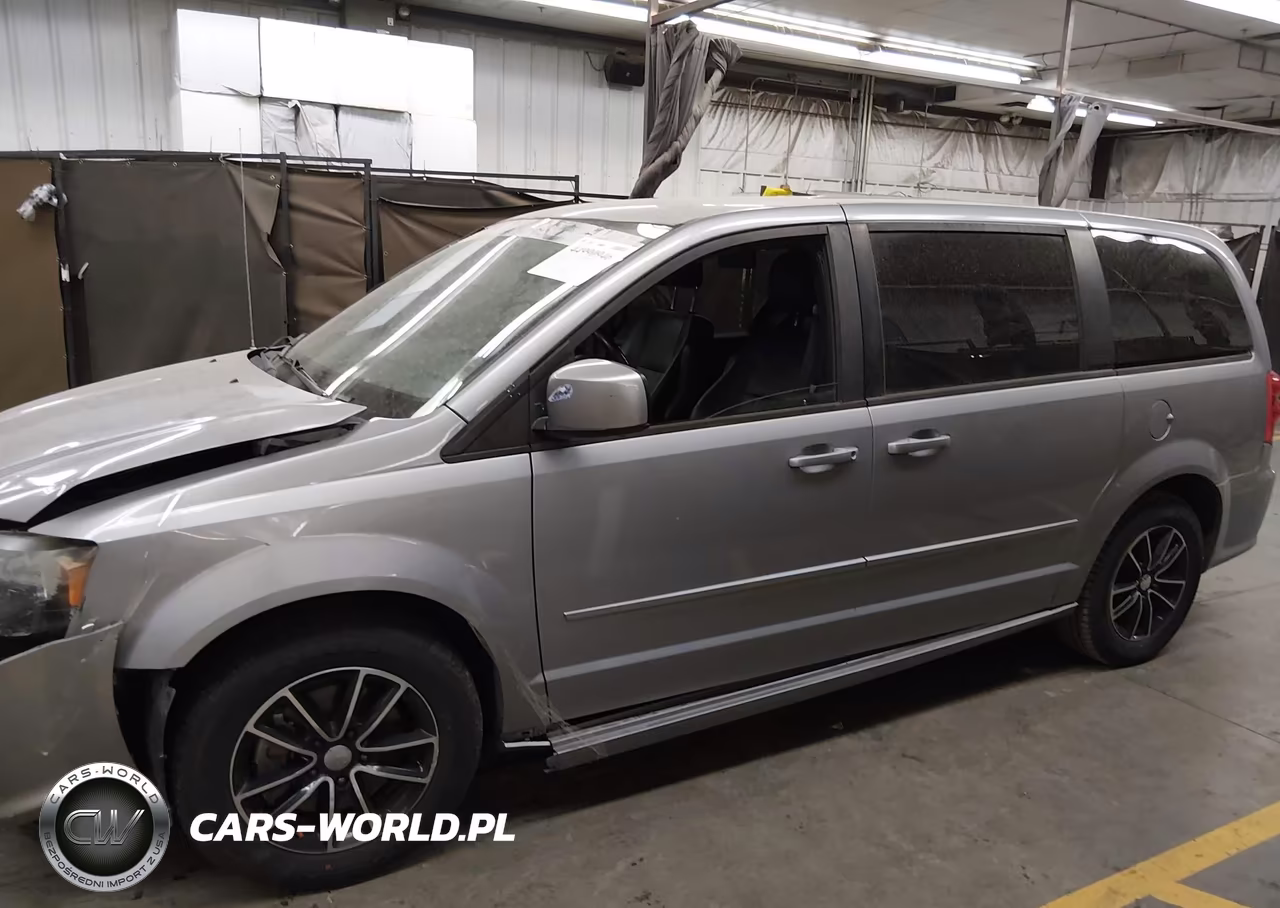 2015 Dodge Grand Caravan R-T VIN:2C4RDGEG4FR566753 - 14