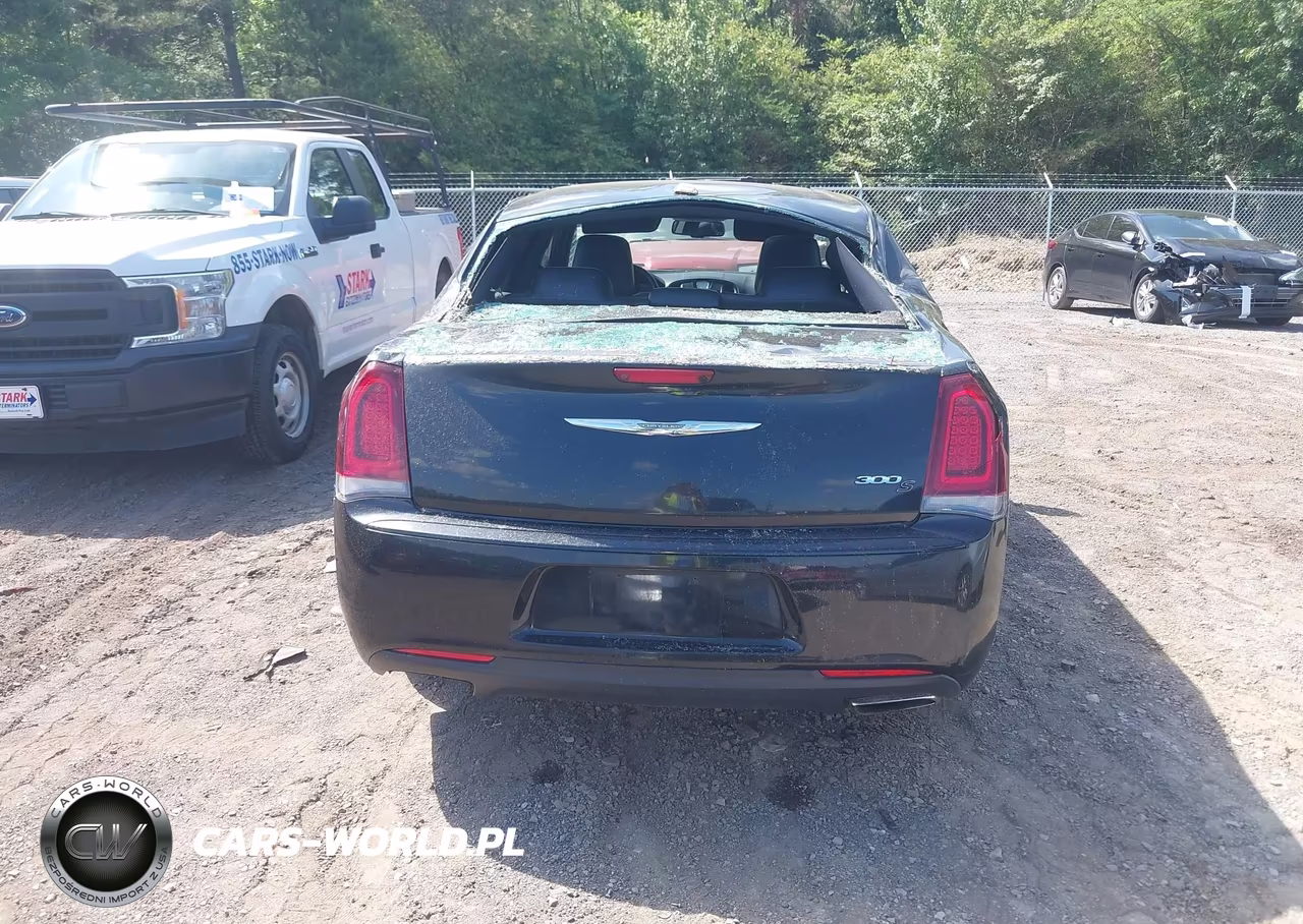 2015 Chrysler 300 300S VIN:2C3CCABG8FH908788 - 16