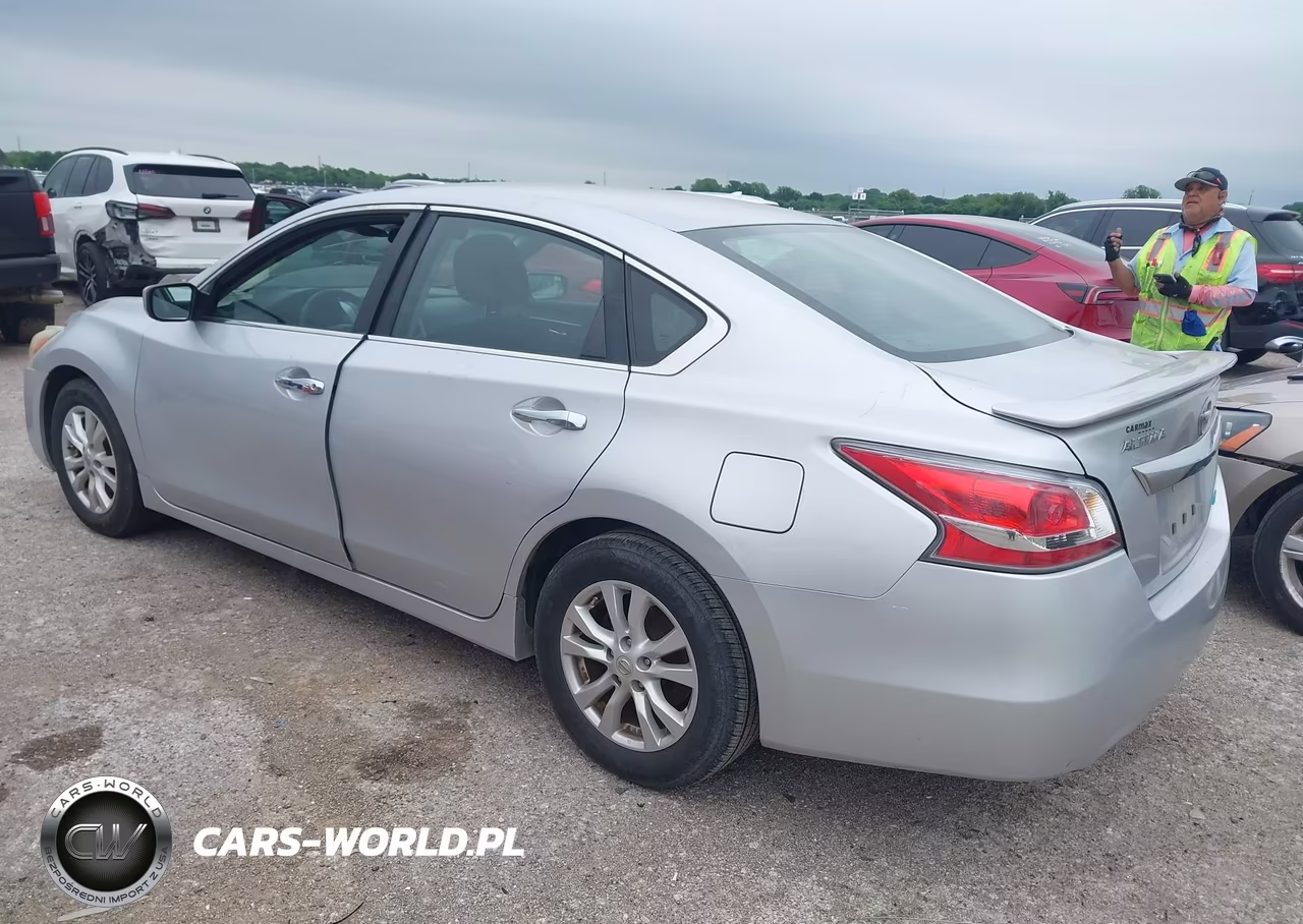 2014 Nissan Altima 2.5 S VIN:1N4AL3AP1EC136612 - 3