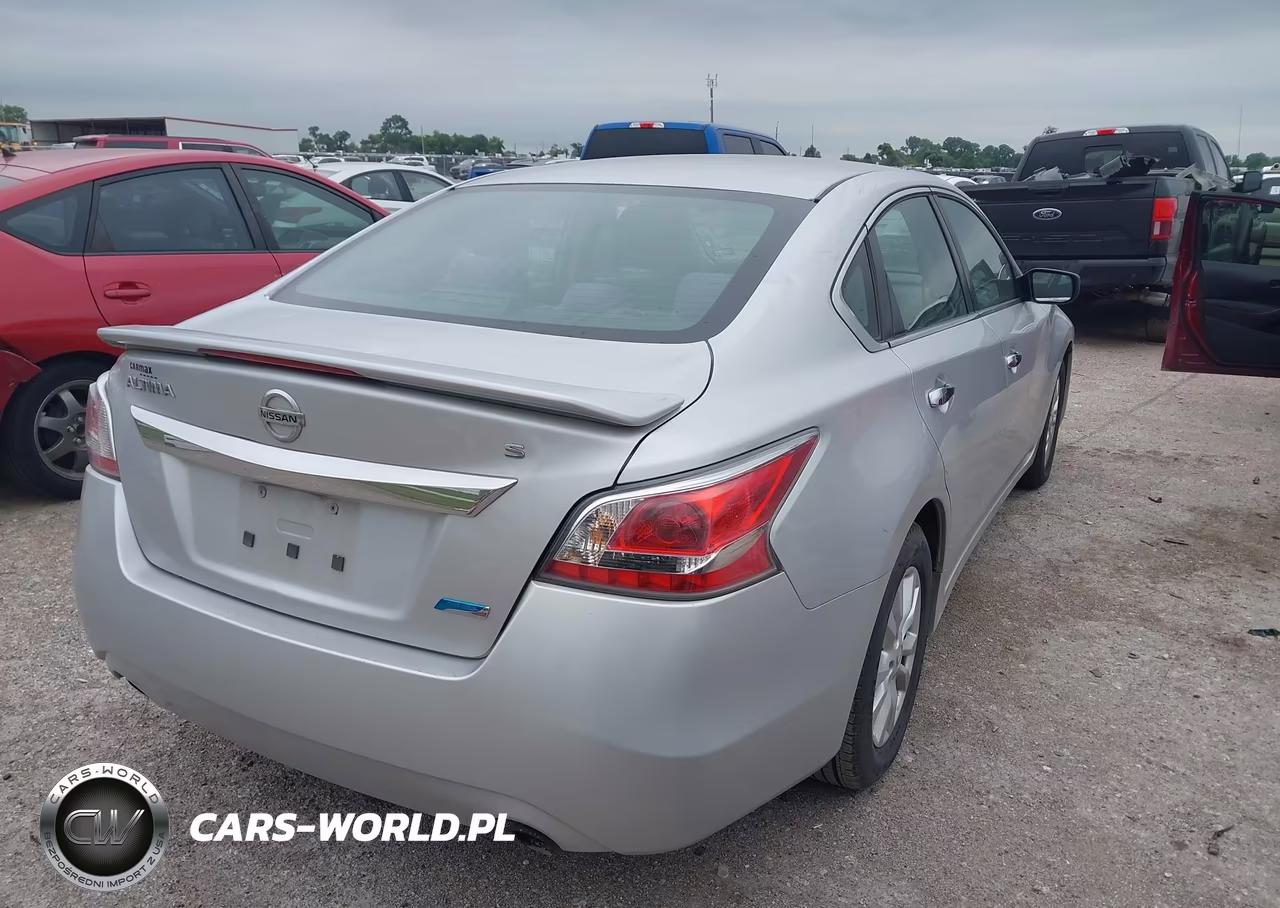 2014 Nissan Altima 2.5 S VIN:1N4AL3AP1EC136612 - 4