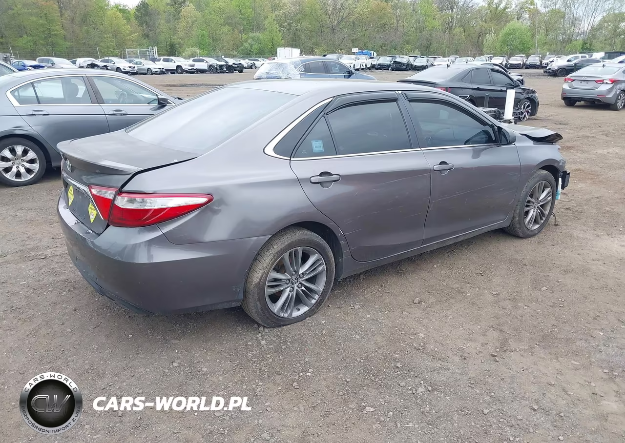 2015 Toyota Camry Se VIN:4T1BF1FK9FU984896 - 4