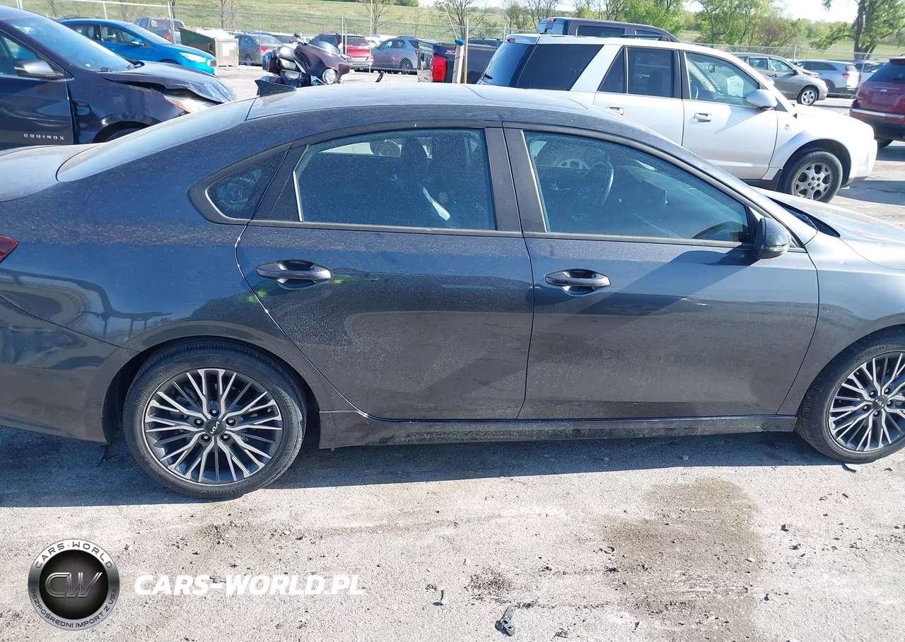 2023 Kia Forte Gt-Line VIN:3KPF54ADXPE598135 - 13