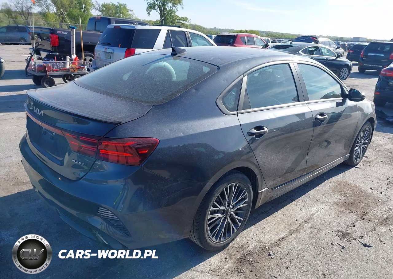 2023 Kia Forte Gt-Line VIN:3KPF54ADXPE598135 - 4