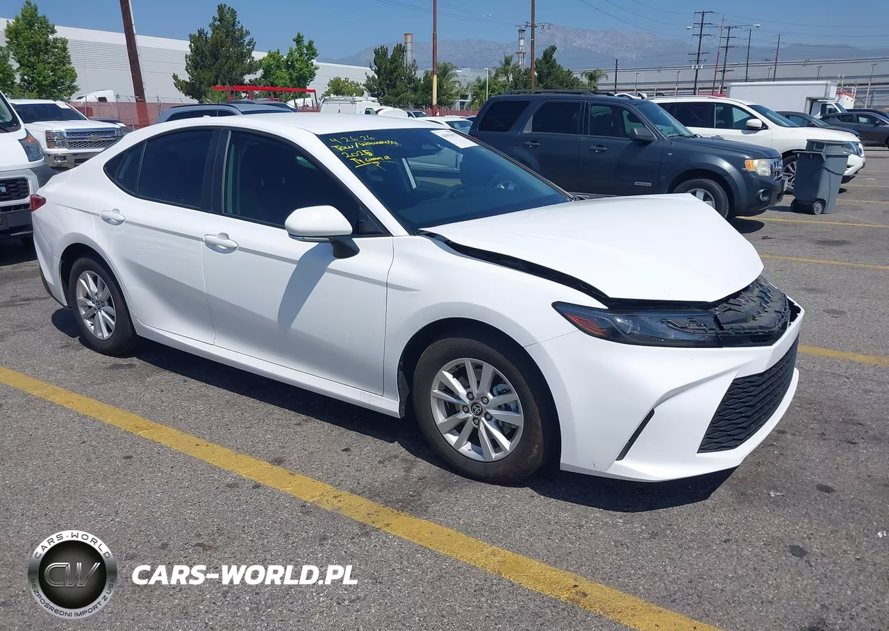 2025 Toyota Camry Le – zdjęcie 1 z 16