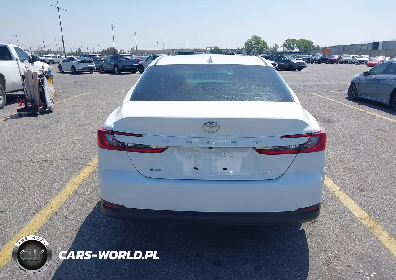 2025 Toyota Camry Le VIN:4T1DAACK8SU183284 - 16