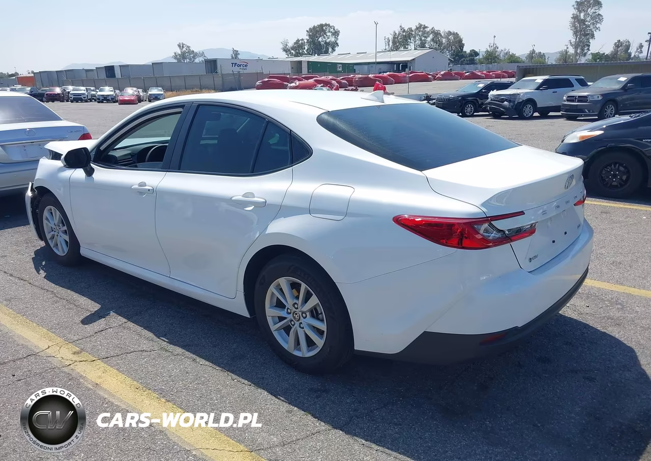 2025 Toyota Camry Le VIN:4T1DAACK8SU183284 - 3