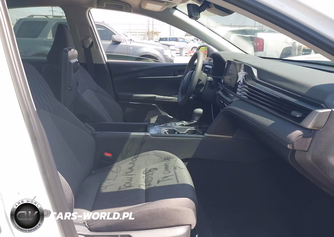 2025 Toyota Camry Le VIN:4T1DAACK8SU183284 - 5