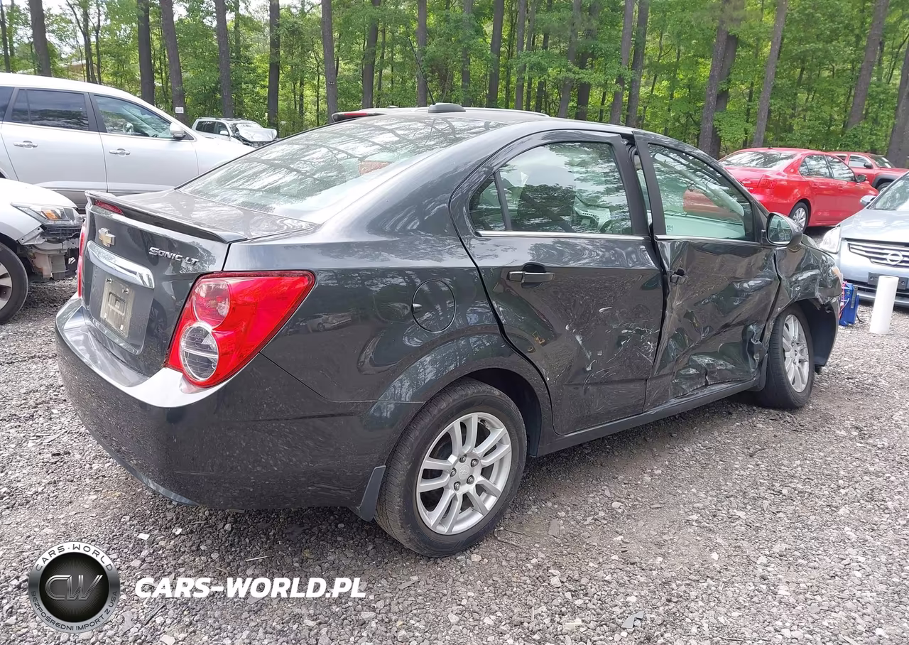 2015 Chevrolet Sonic Lt Auto VIN:1G1JC5SG6F4210924 - 4
