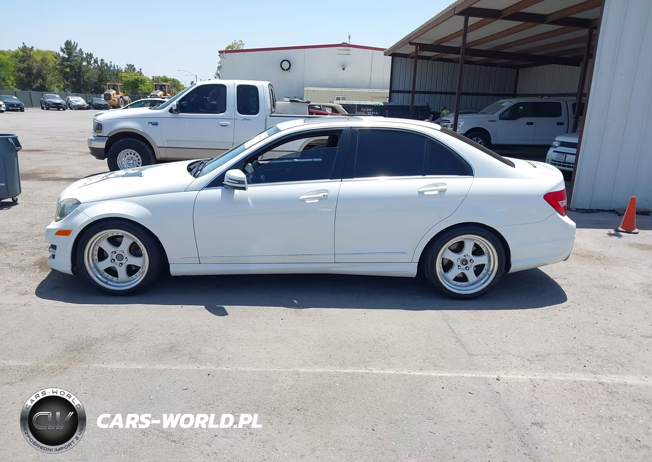 2014 Mercedes-Benz C 250 Sport VIN:WDDGF4HB4EA952971 - 14