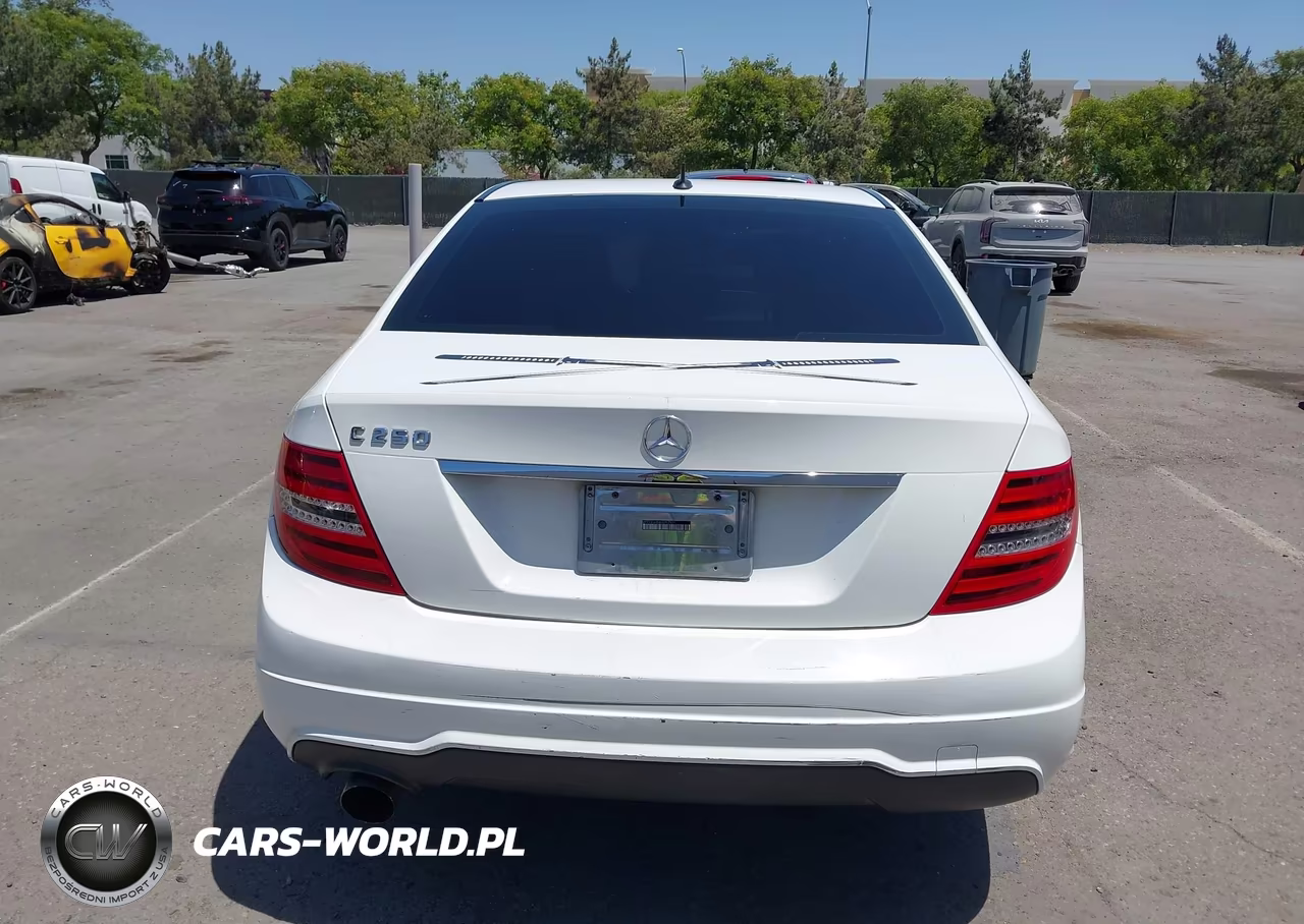 2014 Mercedes-Benz C 250 Sport VIN:WDDGF4HB4EA952971 - 16