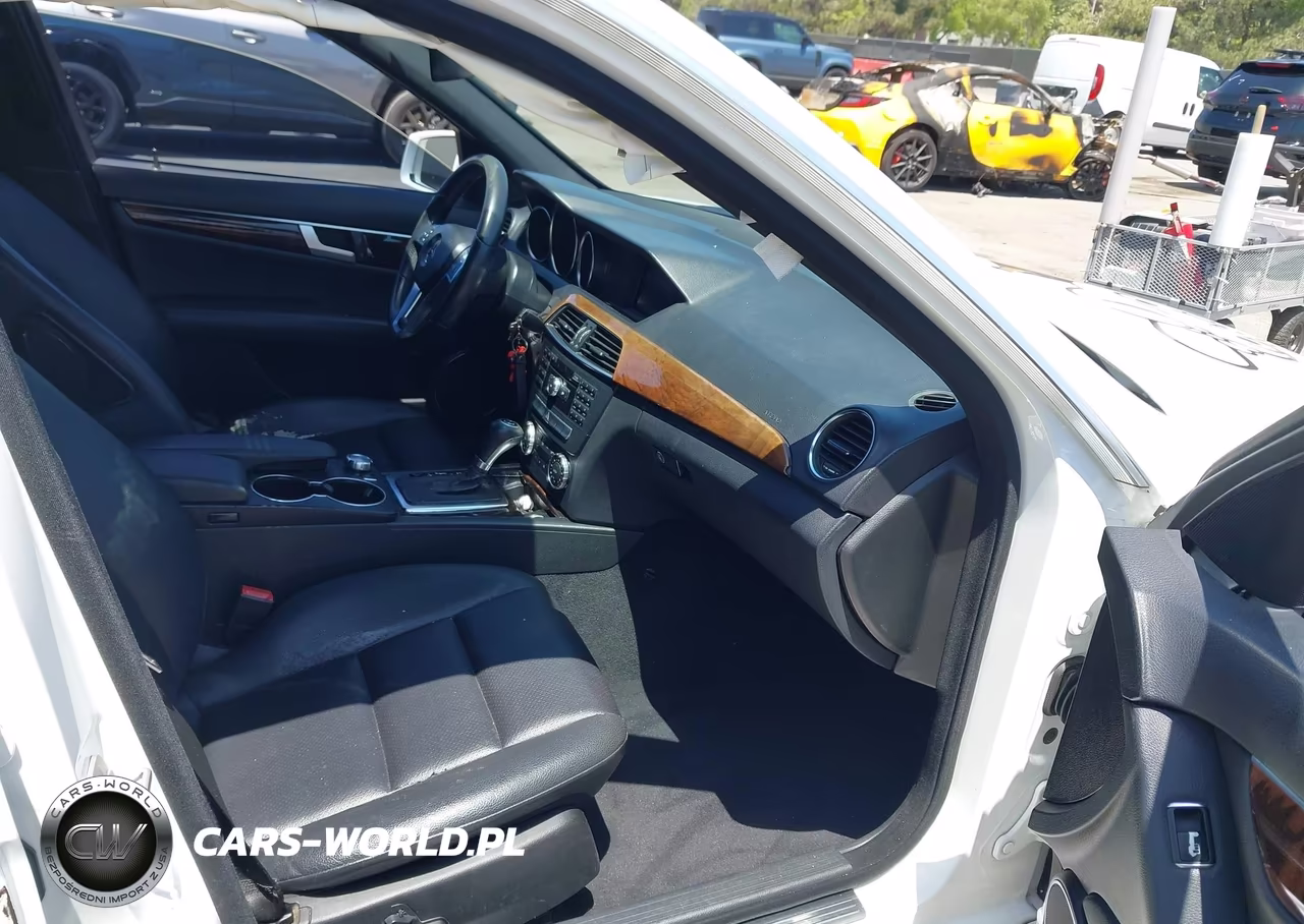 2014 Mercedes-Benz C 250 Sport VIN:WDDGF4HB4EA952971 - 5