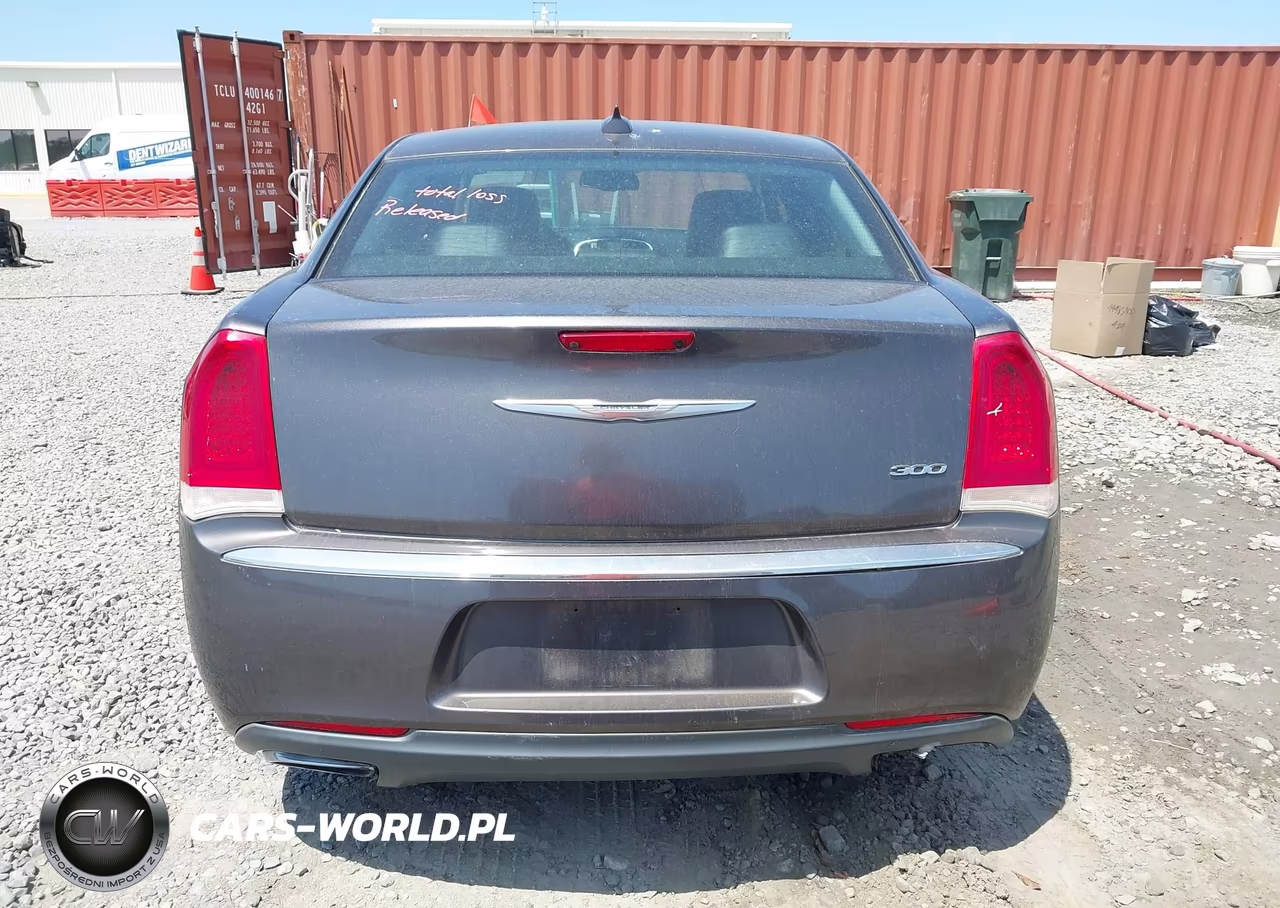 2015 Chrysler 300 Limited VIN:2C3CCAAG8FH932025 - 16