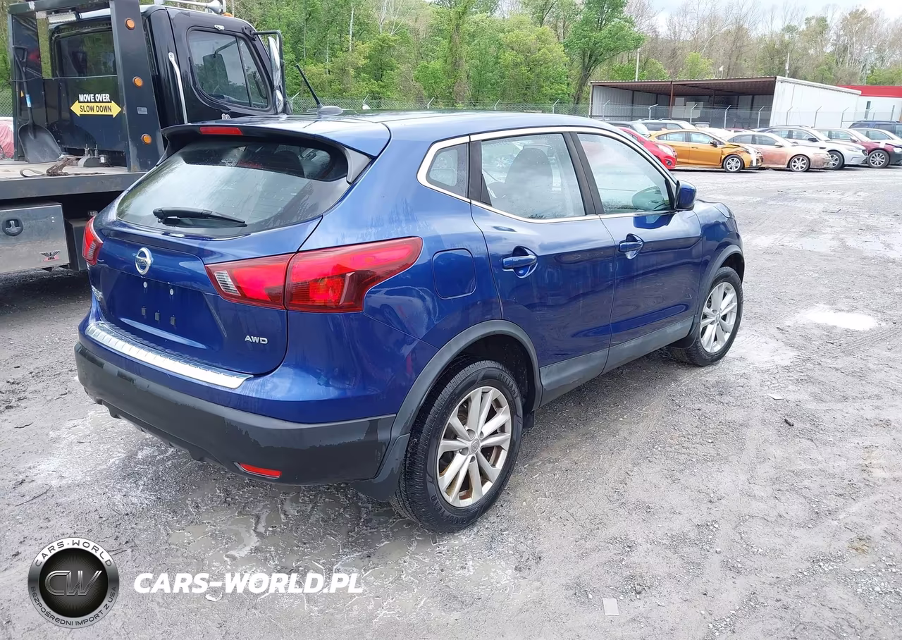 2018 Nissan Rogue Sport S VIN:JN1BJ1CR8JW203631 - 4