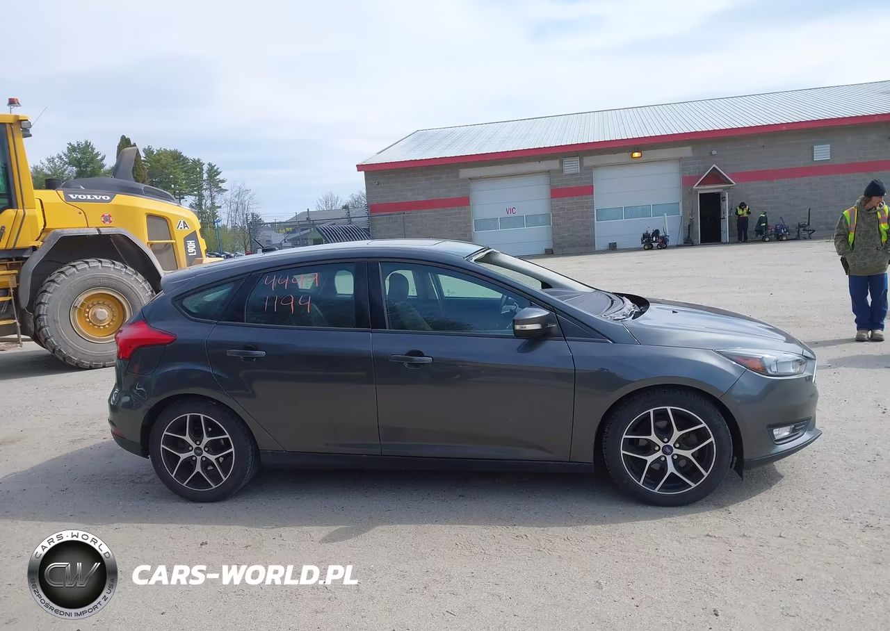 2017 Ford Focus Sel VIN:1FADP3M2XHL326494 - 13