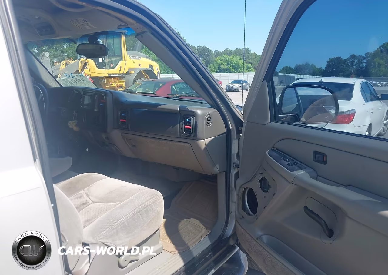 2004 Chevrolet Tahoe Ls VIN:1GNEC13V44J213115 - 5