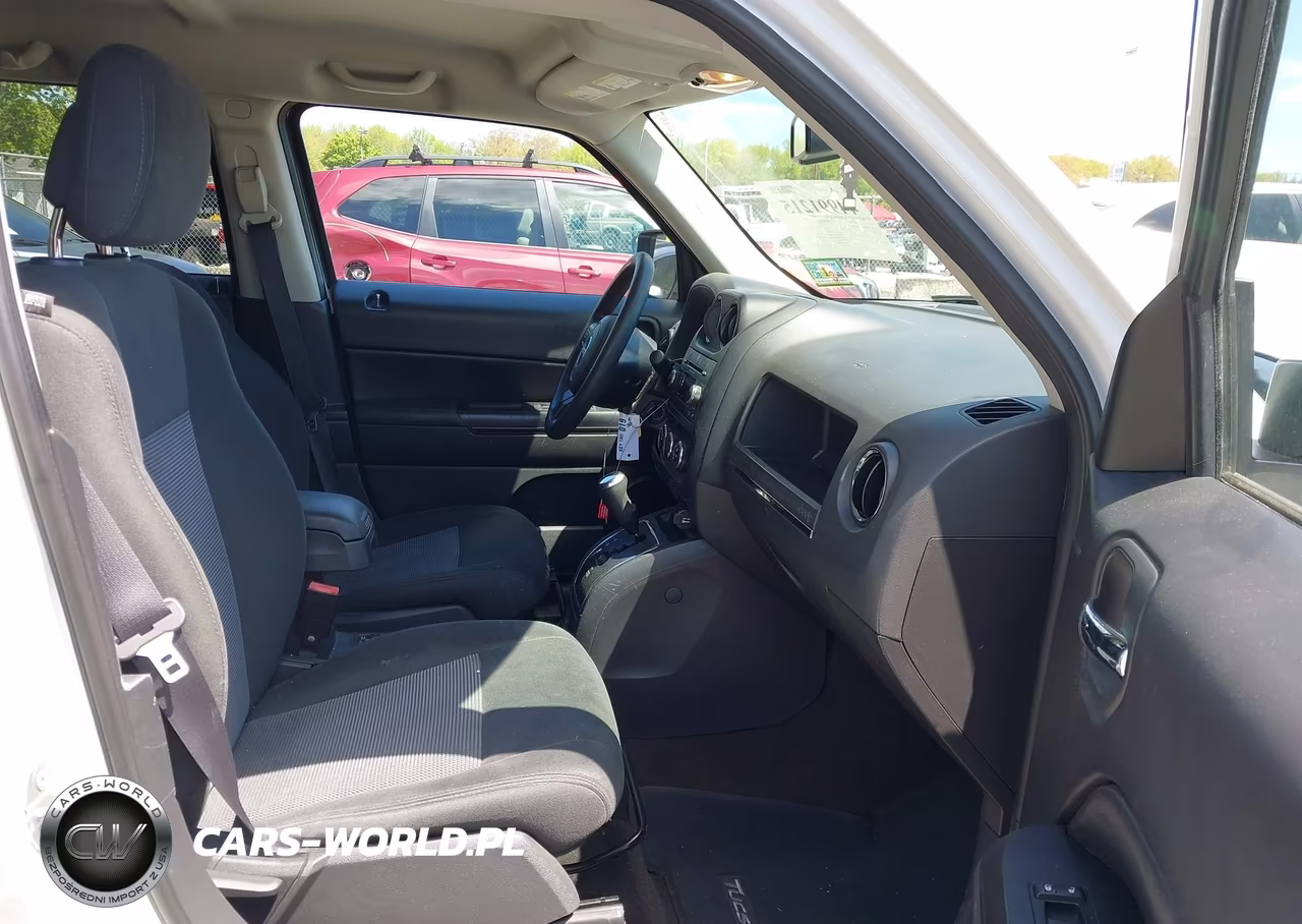 2016 Jeep Patriot Sport VIN:1C4NJRBB2GD580828 - 5