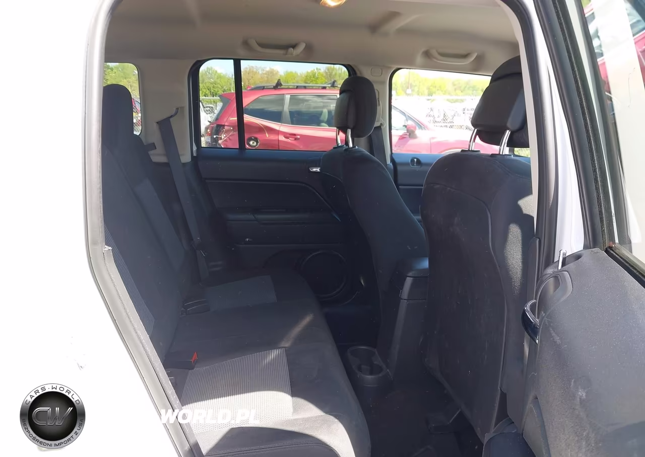 2016 Jeep Patriot Sport VIN:1C4NJRBB2GD580828 - 8