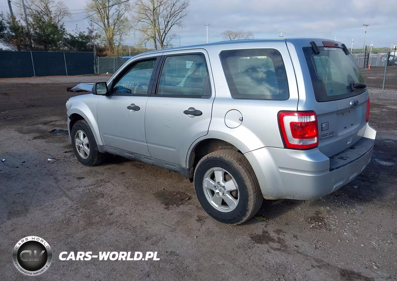 2010 Ford Escape Xls VIN:1FMCU9C79AKC63524 - 3