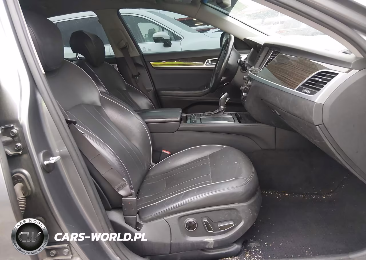 2015 Hyundai Genesis 3.8 VIN:KMHGN4JE4FU053556 - 5