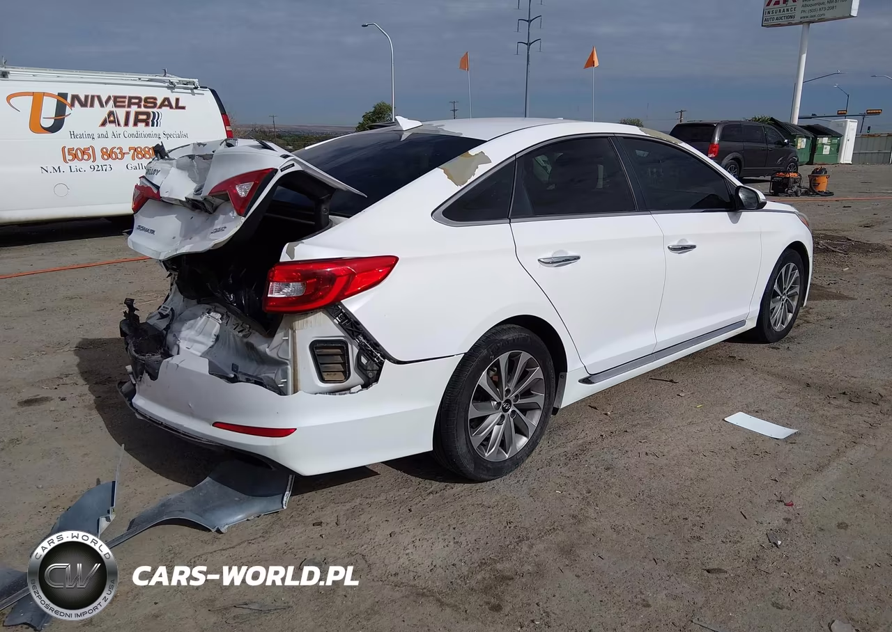 2017 Hyundai Sonata Sport VIN:5NPE34AFXHH538467 - 4