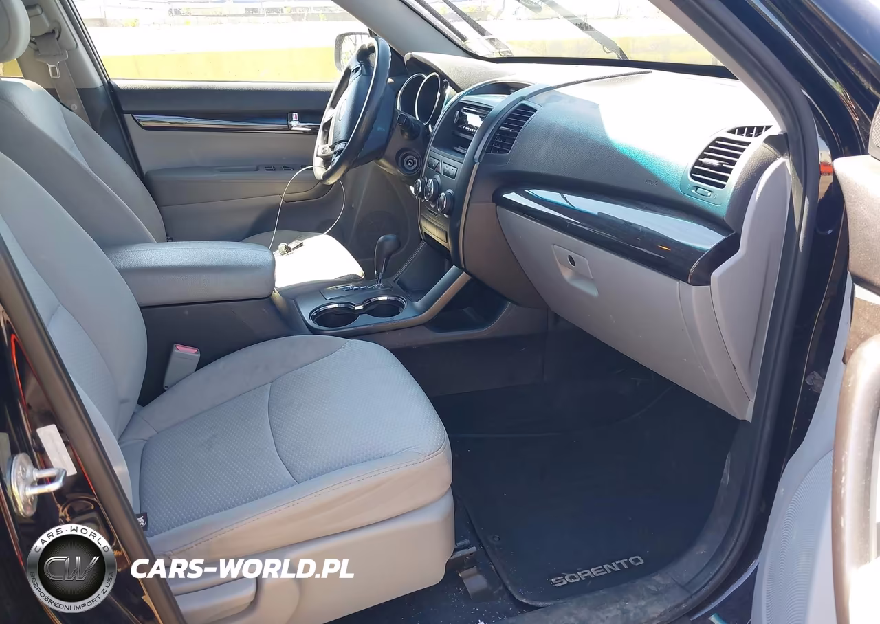 2012 Kia Sorento Lx VIN:5XYKTCA64CG225573 - 5