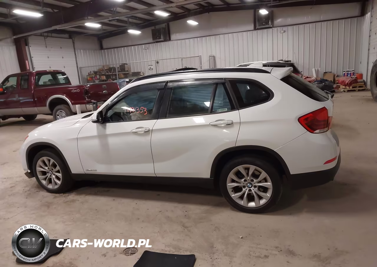 2013 BMW X1 xDrive28I VIN:WBAVL1C53DVR82428 - 14